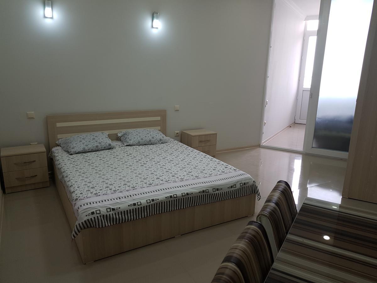 Apartment In Front Of Mcdonald'S Batumi Exterior foto