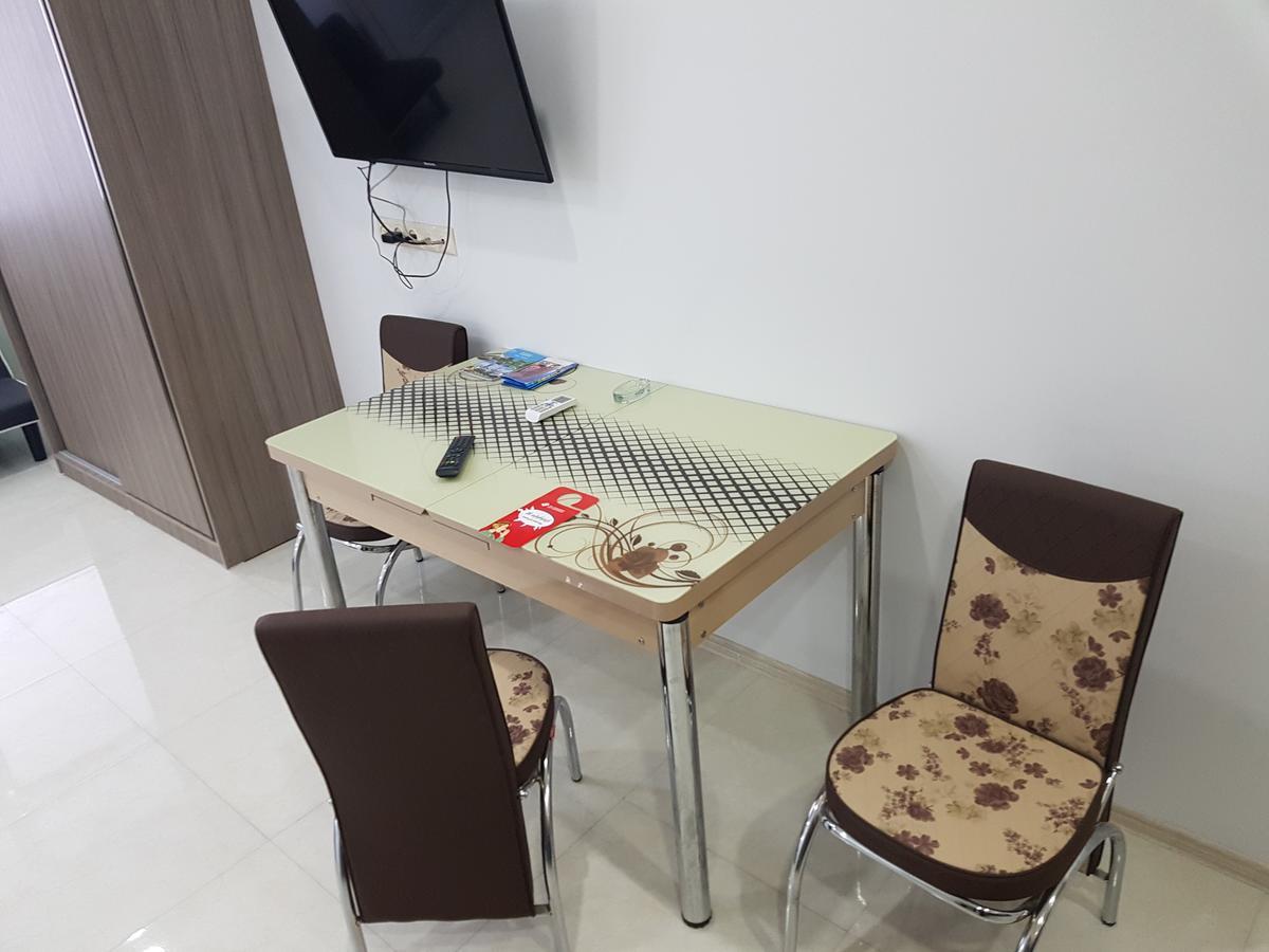 Apartment In Front Of Mcdonald'S Batumi Exterior foto