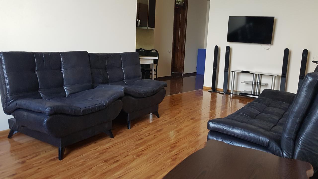 Apartment In Front Of Mcdonald'S Batumi Exterior foto